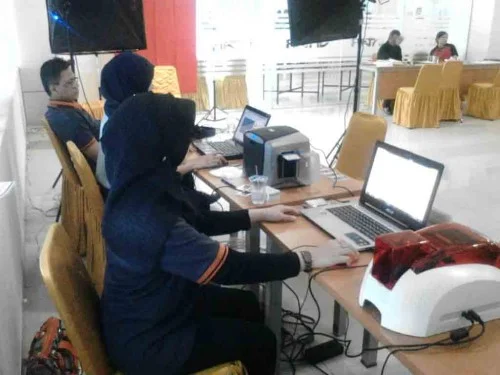 Cetak UV / Flatbed UV Cetak Id Card Langsung Jadi
